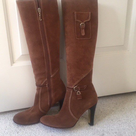 💯% Beautiful Brown Suede Boot made in Italy 🇮🇹 - Picture 2 of 4